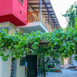 Konakari Garden Case de vacanță