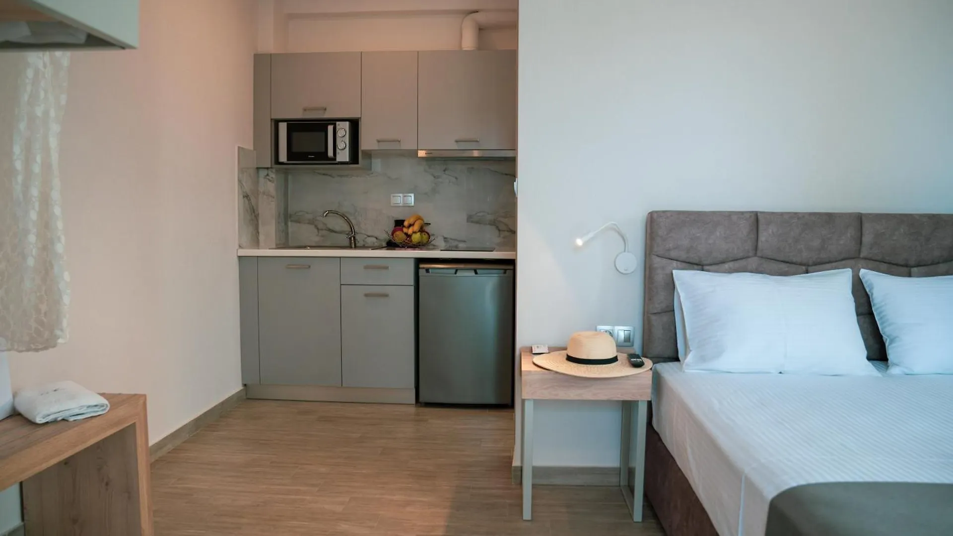 La Cruz Luxury Apartments Stavros
